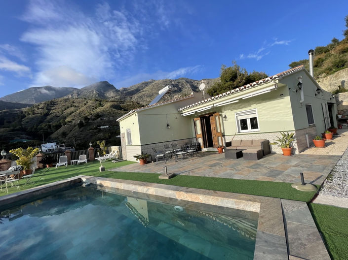 Image No.24-3 Bed Property for sale