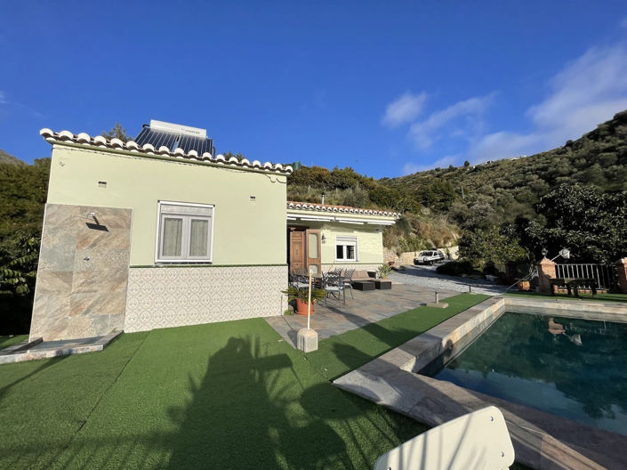 Image No.26-3 Bed Property for sale