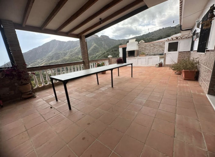 Image No.13-4 Bed Property for sale