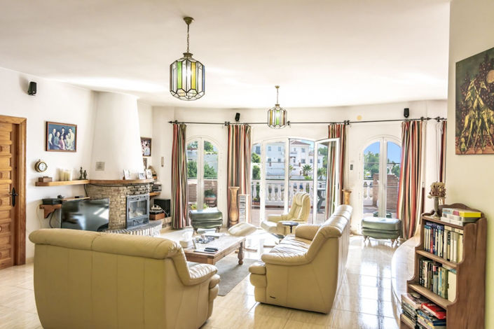 Image No.3-5 Bed Property for sale