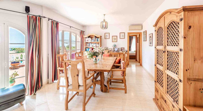 Image No.5-5 Bed Property for sale