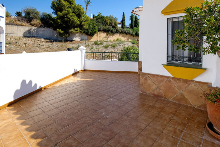 Image No.27-3 Bed Property for sale