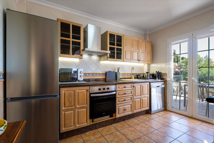 Image No.8-3 Bed Property for sale