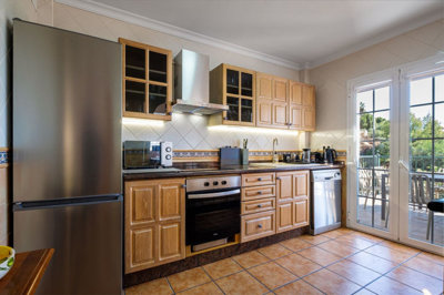 8-e64a9055bba3e77ac8aca3b893cdf826