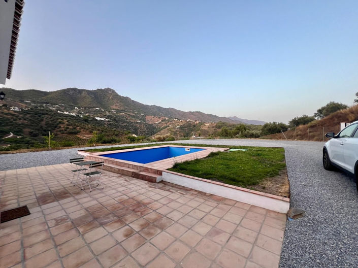 Image No.11-1 Bed Property for sale