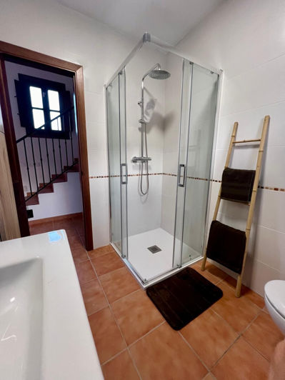 Image No.13-1 Bed Property for sale