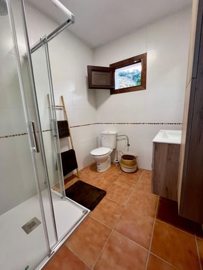 Image No.14-1 Bed Property for sale