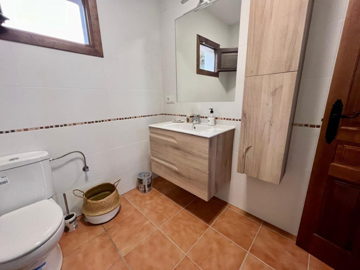 Image No.16-1 Bed Property for sale