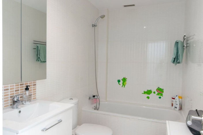 Image No.12-4 Bed Property for sale