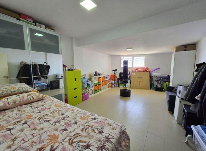 Image No.15-4 Bed Property for sale