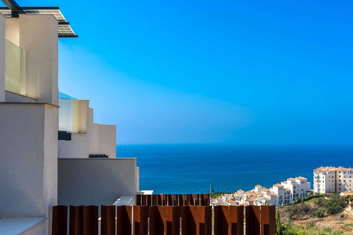 Image No.11-3 Bed Property for sale