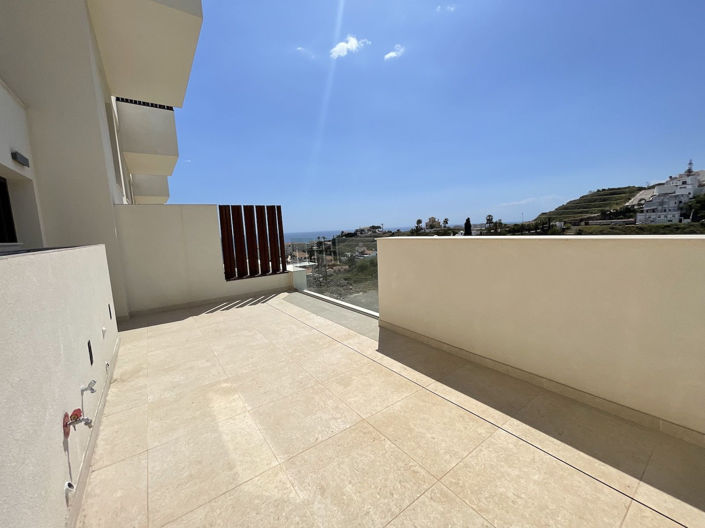 Image No.19-3 Bed Property for sale