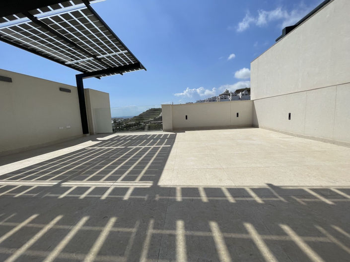 Image No.20-3 Bed Property for sale