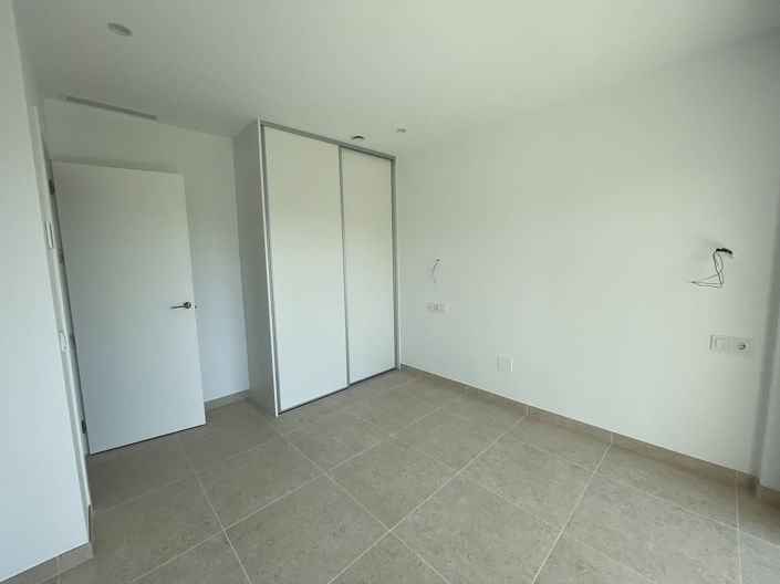 Image No.9-3 Bed Property for sale