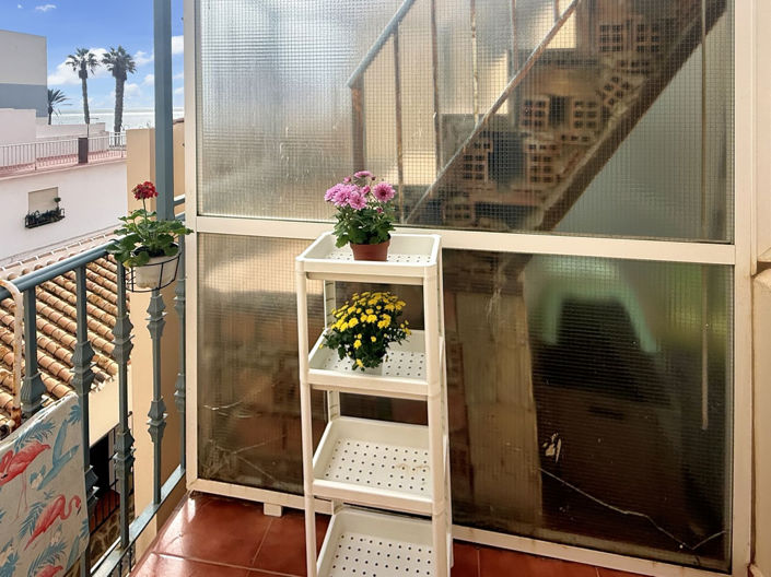 Image No.18-2 Bed Property for sale