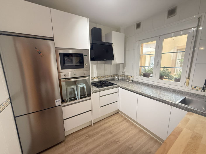 Image No.7-2 Bed Property for sale