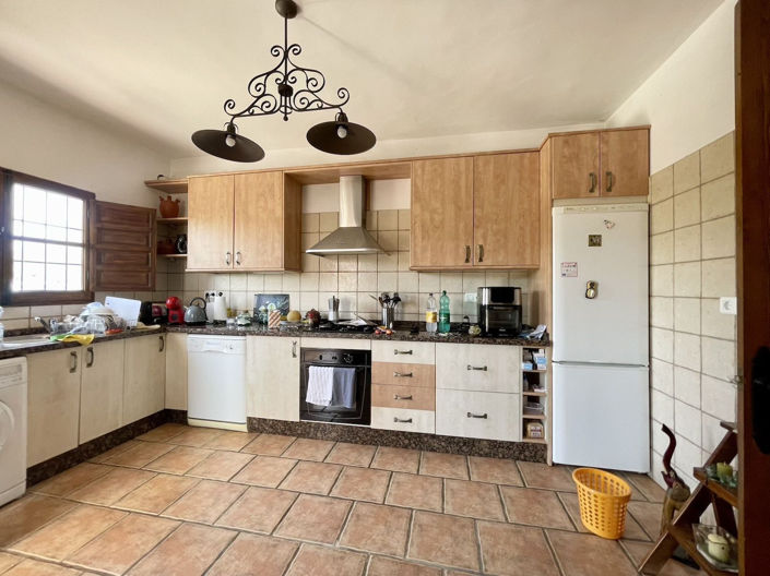 Image No.10-3 Bed Property for sale