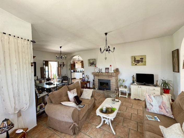 Image No.5-3 Bed Property for sale