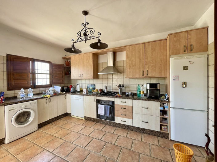 Image No.9-3 Bed Property for sale