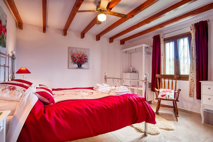 Image No.26-5 Bed Property for sale