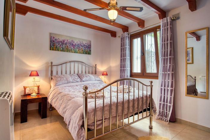 Image No.27-5 Bed Property for sale