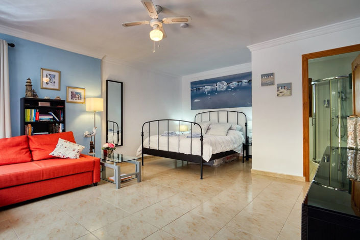 Image No.32-5 Bed Property for sale