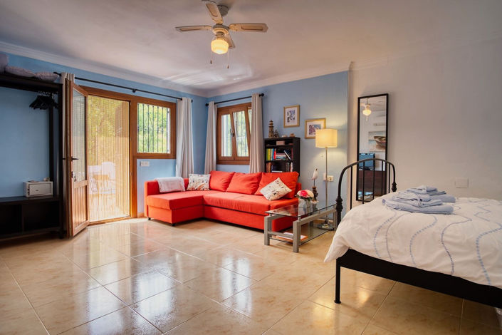 Image No.33-5 Bed Property for sale