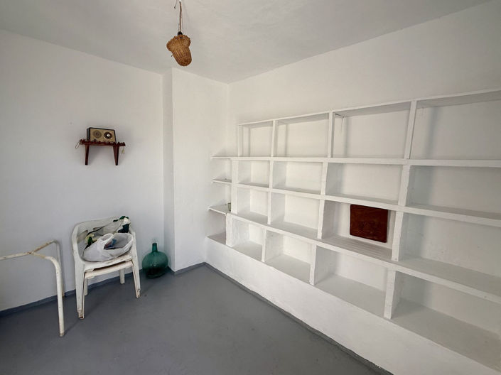 Image No.22-3 Bed Property for sale