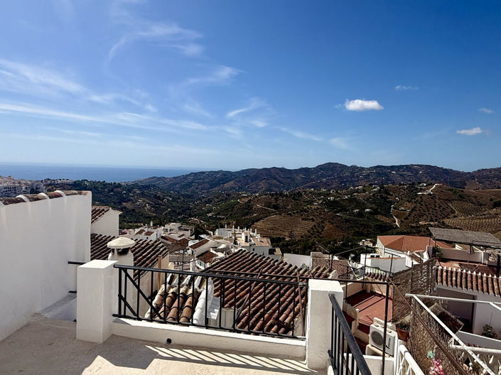 Image No.29-3 Bed Property for sale