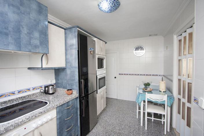 Image No.15-3 Bed Property for sale