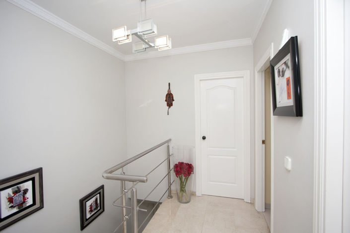 Image No.18-3 Bed Property for sale