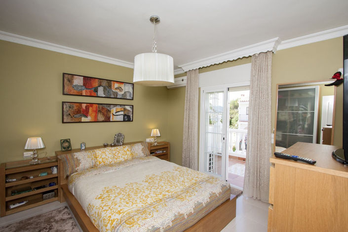 Image No.21-3 Bed Property for sale