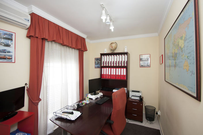 Image No.29-3 Bed Property for sale