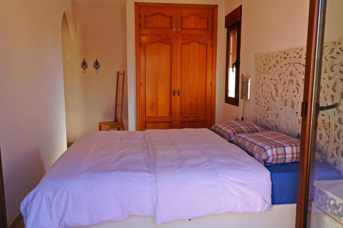 Image No.14-3 Bed Property for sale
