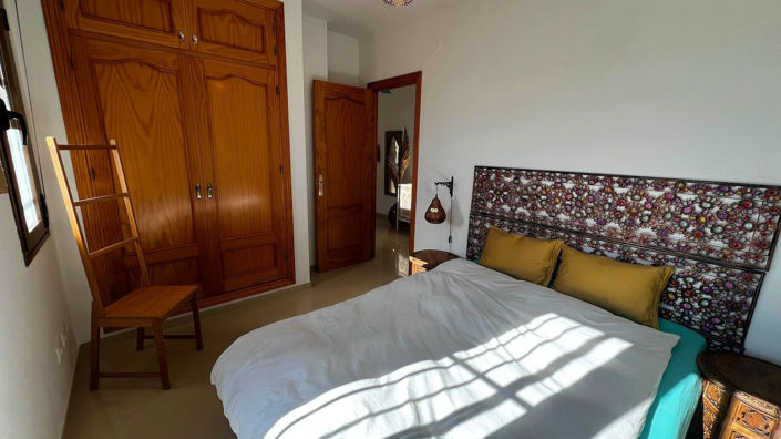 Image No.18-3 Bed Property for sale