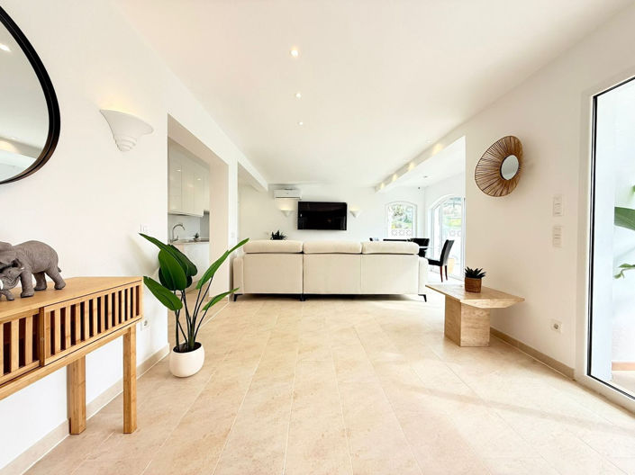 Image No.11-4 Bed Property for sale