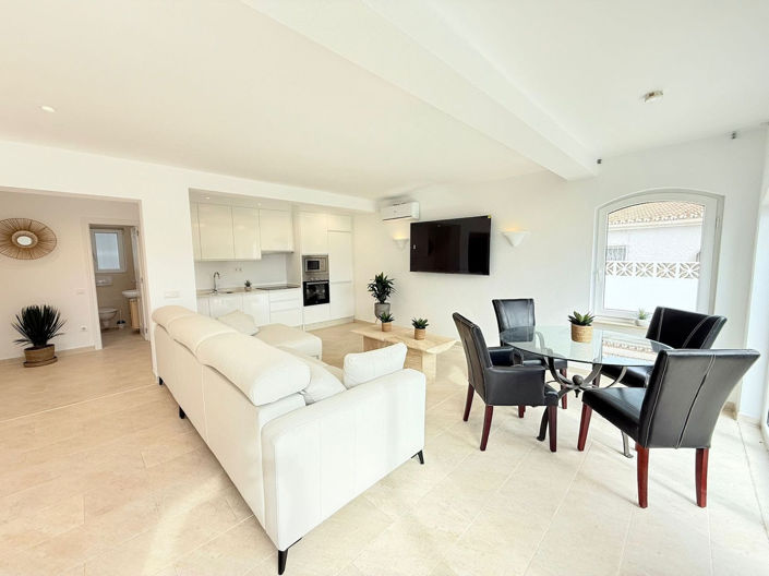 Image No.12-4 Bed Property for sale