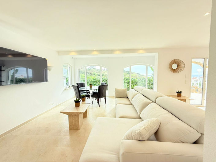 Image No.13-4 Bed Property for sale