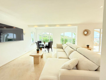 13-5fd73dea700db77384c091ca9818b1a9