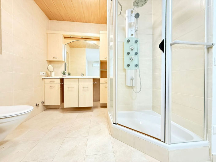 Image No.41-4 Bed Property for sale