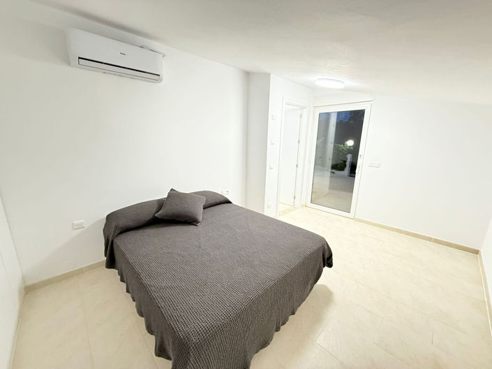 Image No.44-4 Bed Property for sale