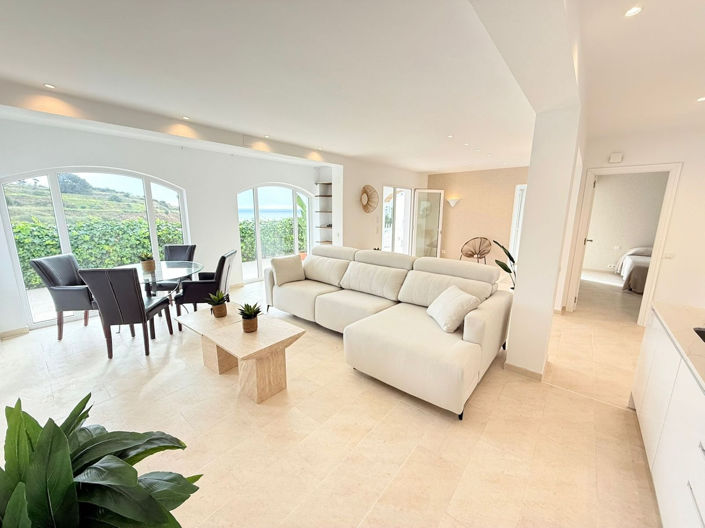 Image No.6-4 Bed Property for sale