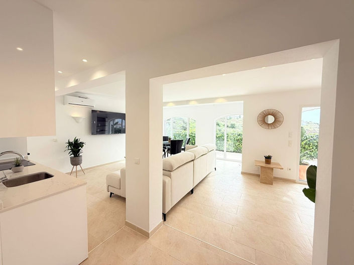 Image No.9-4 Bed Property for sale