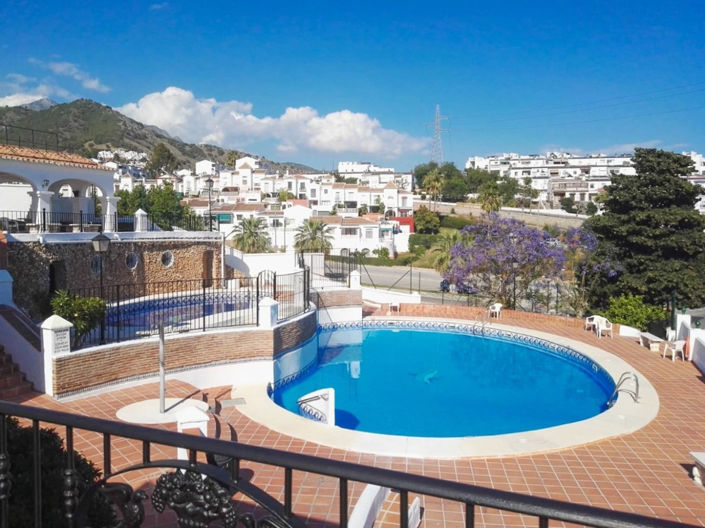 Image No.17-2 Bed Property for sale