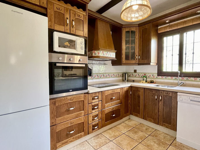 Image No.11-3 Bed Property for sale