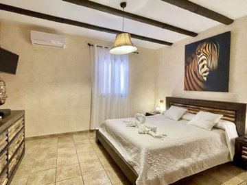 13-5fd73dea700db77384c091ca9818b1a9