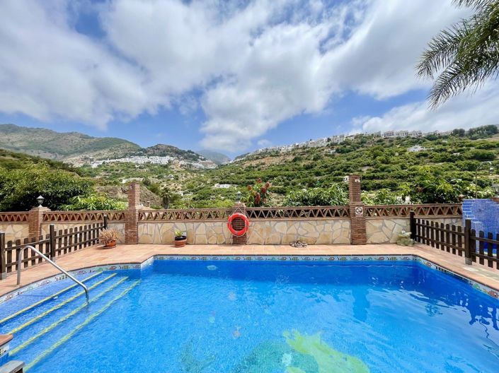 Image No.2-3 Bed Property for sale