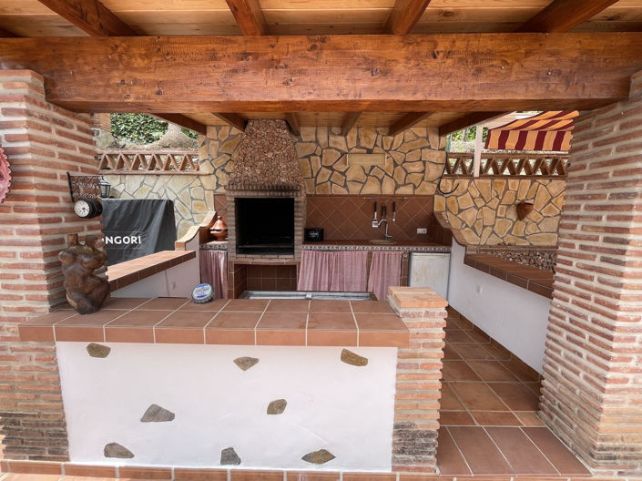 Image No.24-3 Bed Property for sale