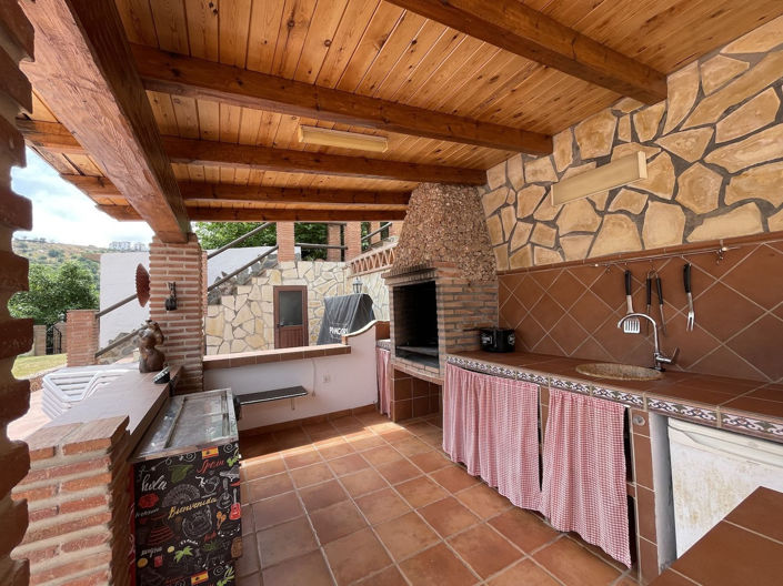 Image No.25-3 Bed Property for sale