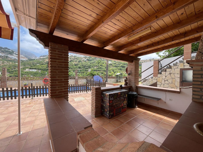 Image No.26-3 Bed Property for sale